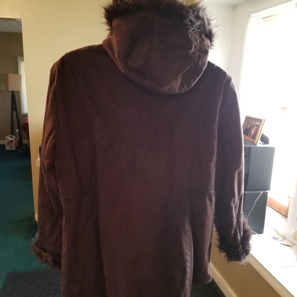 Suede coat - Picture 2 of 2